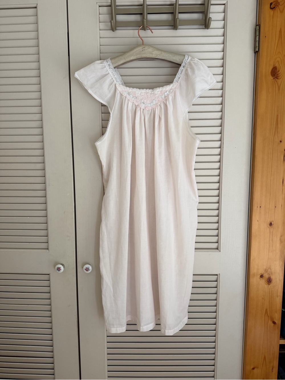 Vintage Sleeveless Nightgown with Lace Trim - Pale Pink